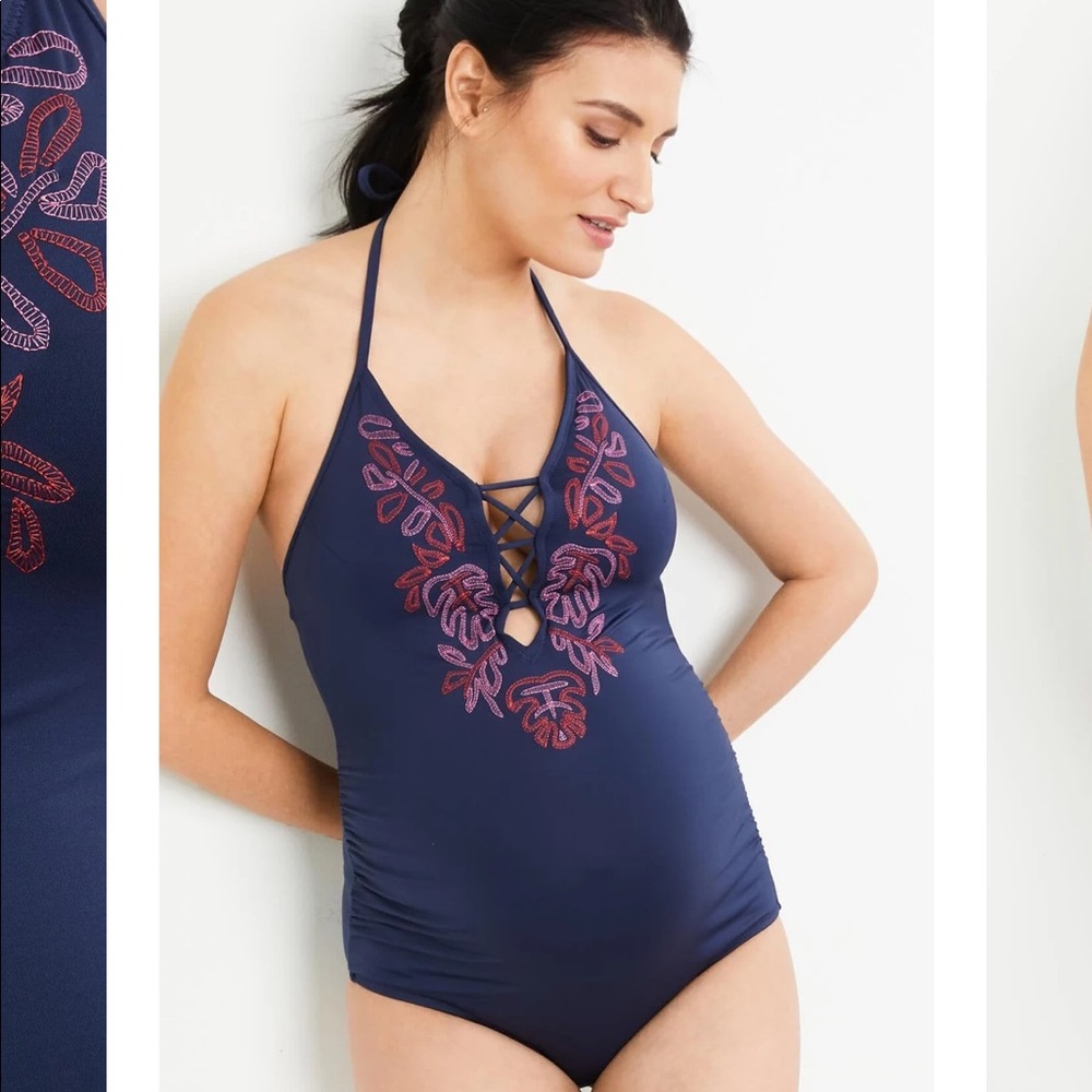 Maternity swimsuit, lace up